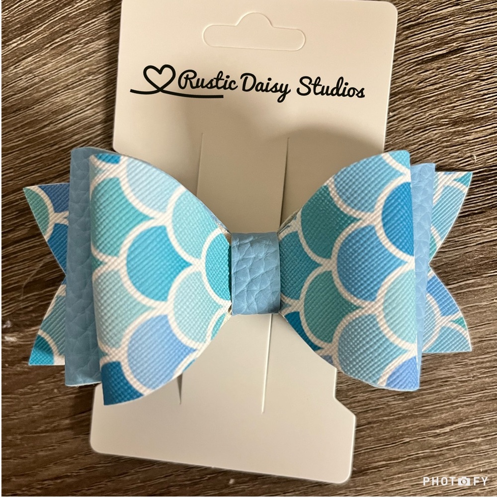 Mermaid hair bow